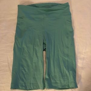 Lululemon crop/ long shorts Mint Green